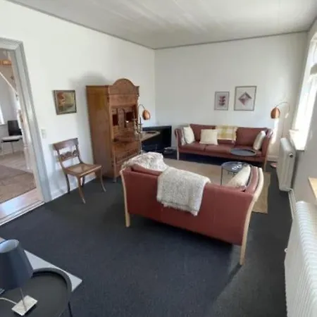 Skont Feriehus Midt I Marstal. *